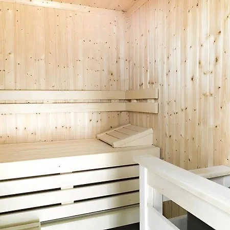 Haus W 7 * Röbel
